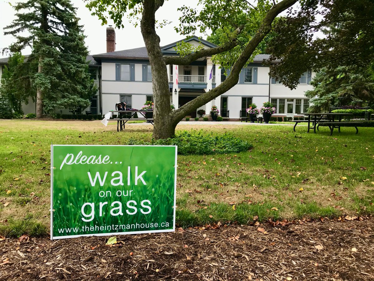 KeithIrish1's tweet photo. Regrettably, #DoorsOpenMarkham is another #COVID19 casualty this year but thanks to a little ingenuity on the part of @ONheritage and members of the @HeintzmanHouse volunteer Board you can still tour this great #Markham #Thornhill asset here: https://t.co/GdF9SZ64I6 https://t.co/xH8zQzSVga