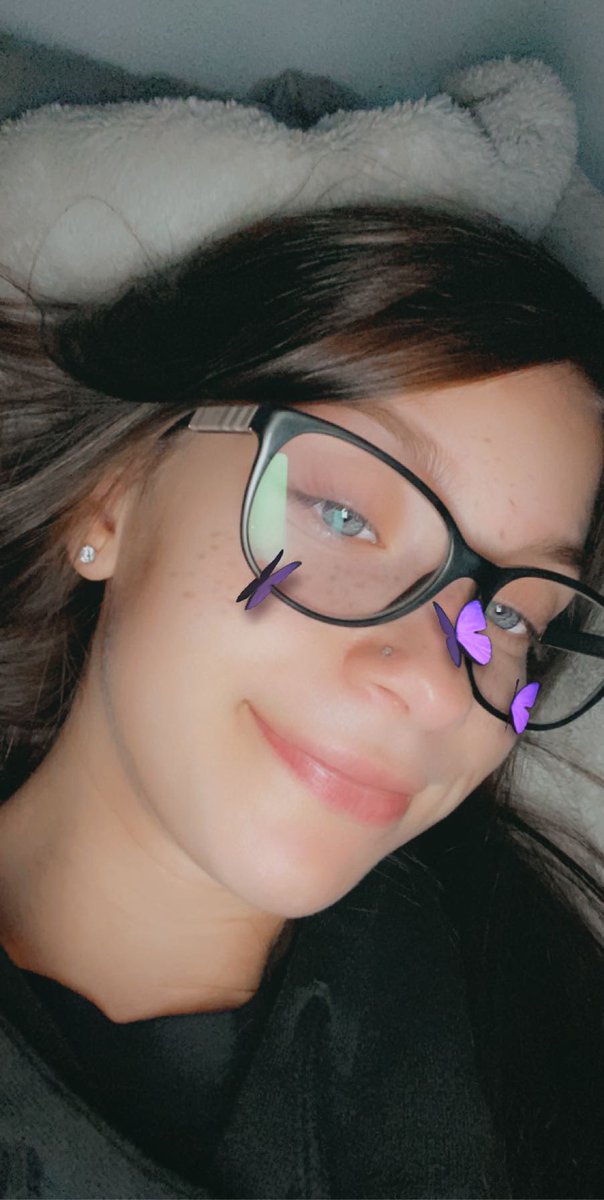 okholdup's tweet photo. I got my nose pierced and my boyfriend wouldn’t look at me for 30 minutes https://t.co/EeNsXgsXjq