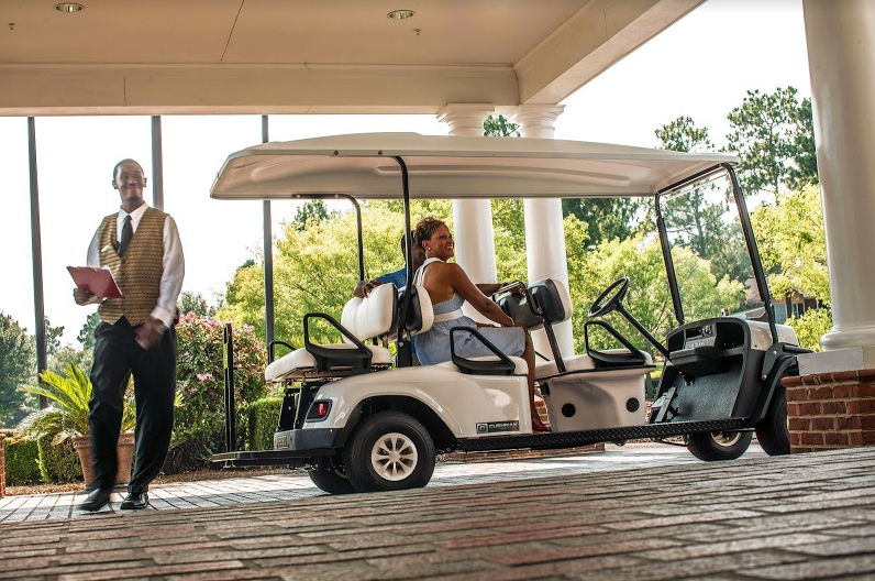 CushmanVehicles's tweet photo. Choose between the ELiTE Lithium or 72-volt drive train options for the perfect blend of power and efficiency for any job. #Cushman #Shuttle https://t.co/rUuWlxkzDq