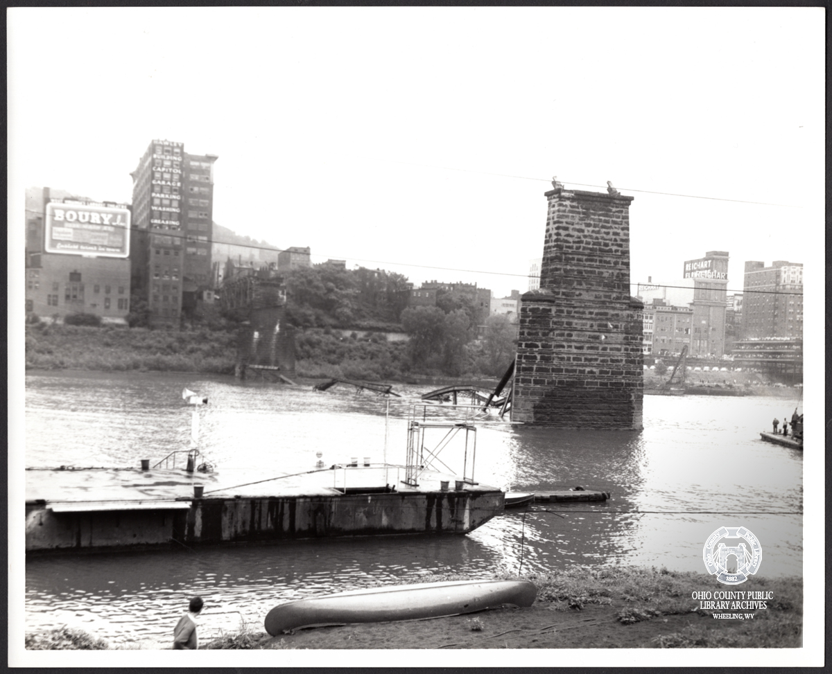 ArchiveWheeling's tweet photo. #OTD in #WheelingHistory - 9/8/1955: The #FortHenry Bridge opened while the Steel Bridge closed to traffic. 7 yrs later, 9/8/1962, the center pier of the Steel Bridge was dynamited. The blast damaged boats at the #OhioValley Yacht Club &amp; flying debris injured a #Wheeling girl. https://t.co/Raz5nabE6Z