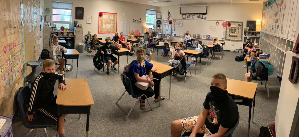 herrig_michelle's tweet photo. We survived and thrived our first day back! #5thGradeRocks @ShoalCreekStars #LPSFirstDay https://t.co/lYYL0BI8wd