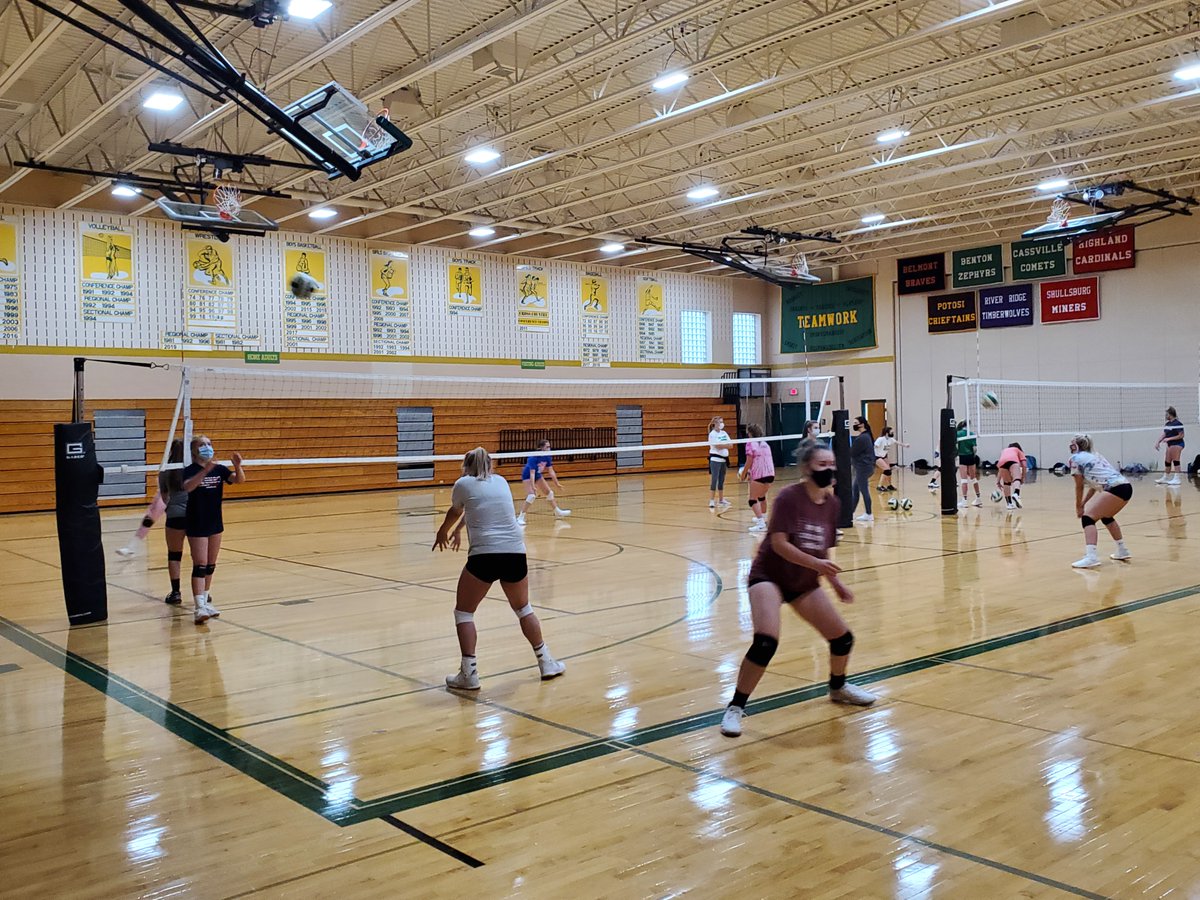 PManriquez_6's tweet photo. Hard to believe that athletic practices finally started yesterday! Can't wait to watch our Pec VB n Pec/Argyle CC n FB teams compete this Fall.  TY to r coaches for following guidelines n protocols to ensure safety n for this opportunity for r athletes .
#PecPride #VikingNation https://t.co/TeMPUmIt7Y