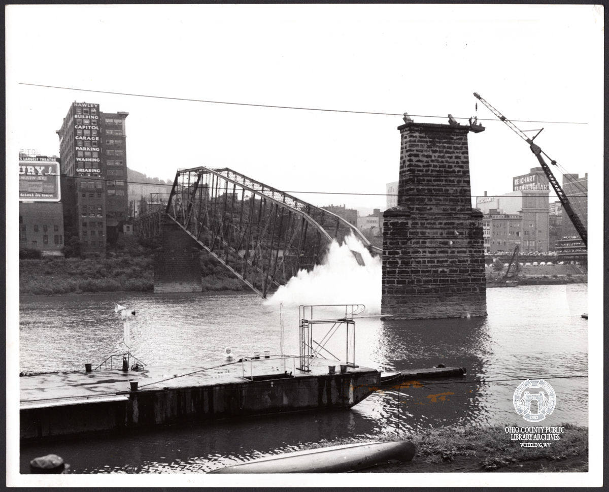 ArchiveWheeling's tweet photo. #OTD in #WheelingHistory - 9/8/1955: The #FortHenry Bridge opened while the Steel Bridge closed to traffic. 7 yrs later, 9/8/1962, the center pier of the Steel Bridge was dynamited. The blast damaged boats at the #OhioValley Yacht Club &amp; flying debris injured a #Wheeling girl. https://t.co/Raz5nabE6Z