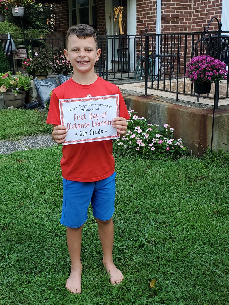 SaraLeeTeacher's tweet photo. What a great first day! #BacktoBCPS @RodgersForgeES @missyfanshaw https://t.co/FM8hO6FjRz