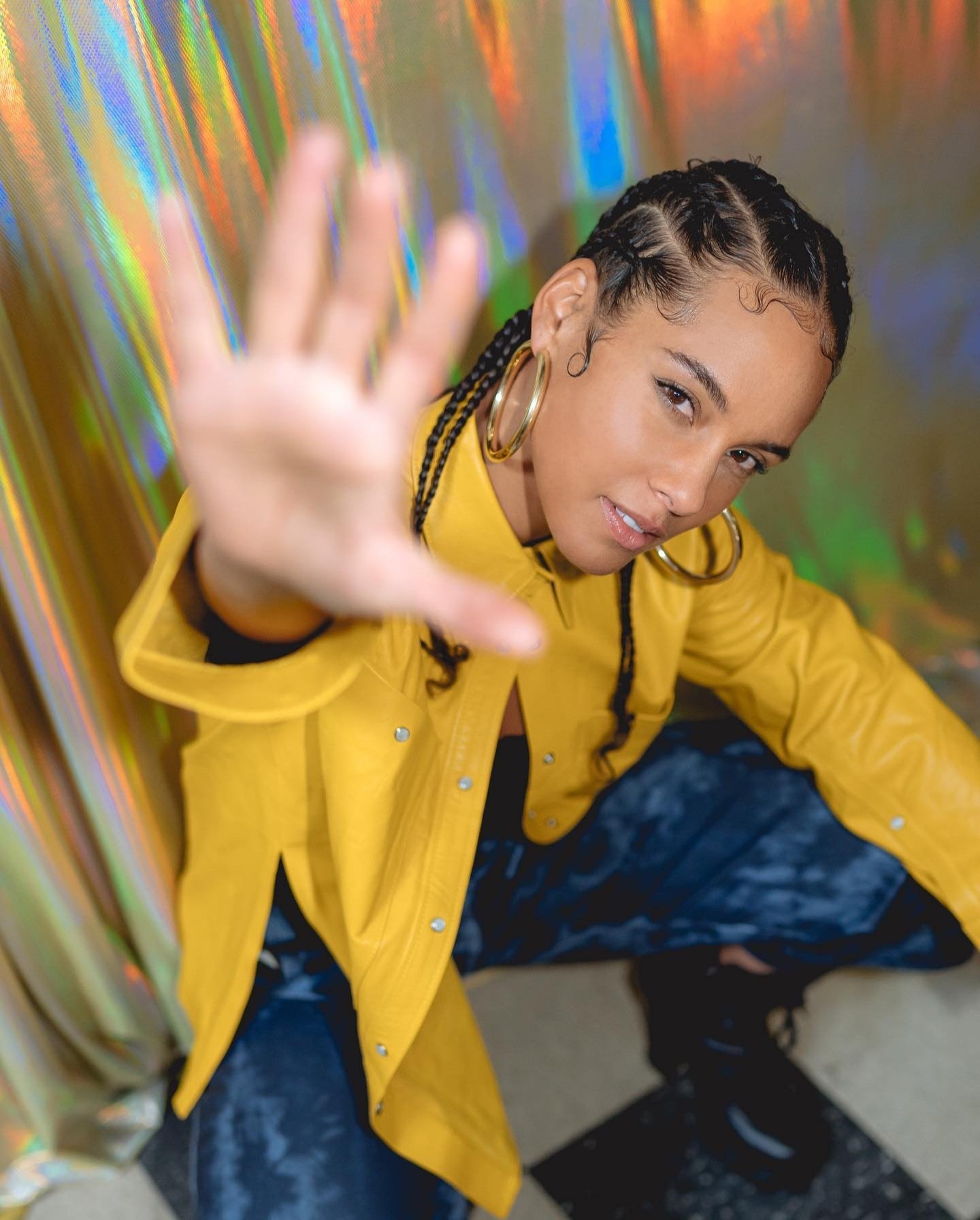 1 pic. So ya'll really tellin' me @aliciakeys is 39 years old and about to be 40 in January ?!?!?!?!!! Swear , black women are gifts cuz they never age😍😍🖤✨🌸 . #aliciakeys #BlackWomen #beautifulblackwomen #beautiful #beautifulwomen #beautifulgirls #ageless https://t.co/8p4iAQwXwo