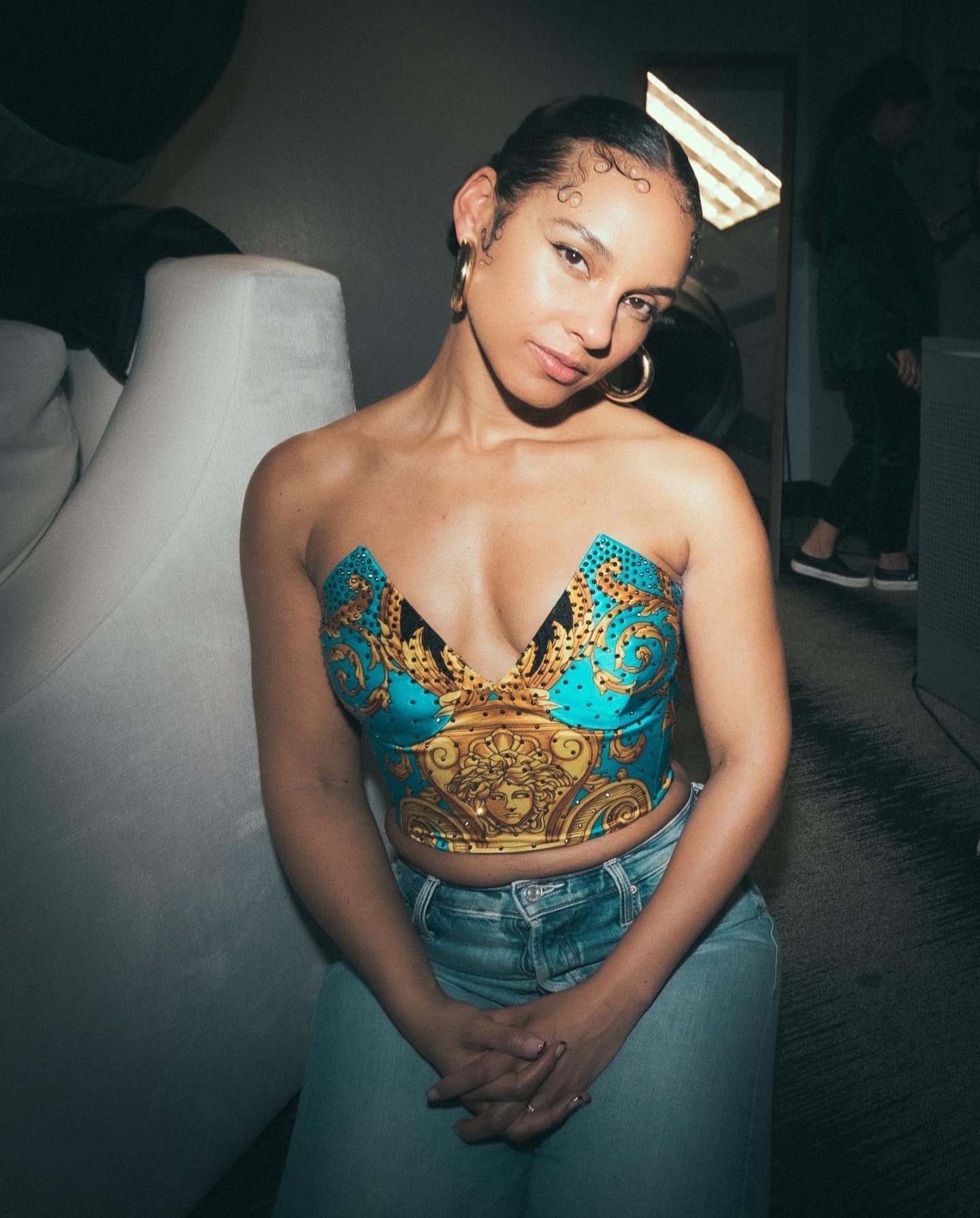 2 pic. So ya'll really tellin' me @aliciakeys is 39 years old and about to be 40 in January ?!?!?!?!!! Swear , black women are gifts cuz they never age😍😍🖤✨🌸 . #aliciakeys #BlackWomen #beautifulblackwomen #beautiful #beautifulwomen #beautifulgirls #ageless https://t.co/8p4iAQwXwo