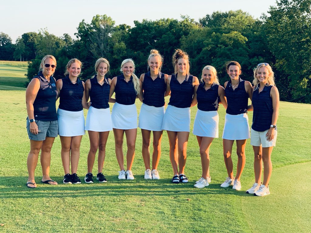 FCGirlsGolf2's tweet photo. ANOTHER SCHOOL RECORD BROKEN!!!! New school record of 154 for 9 holes!! Senior Camryn Brewer led with an even par 35 and senior Gracie Graf followed with 38. These girls ate something special.💙🤍 @FCHSAD @indianahsgolf https://t.co/JWQ347OuyO