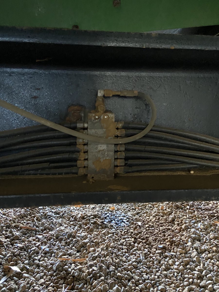 FOR SALE. 2014 30T J&amp;M Storm tracker chaser bin. 900mm 50T rated tracks. Auto grease to all the track system. Digistar 5 point weigh scales. Axel and tracks are easily retrofittable to other machines.New Bearings and bushes all round. $77K inc