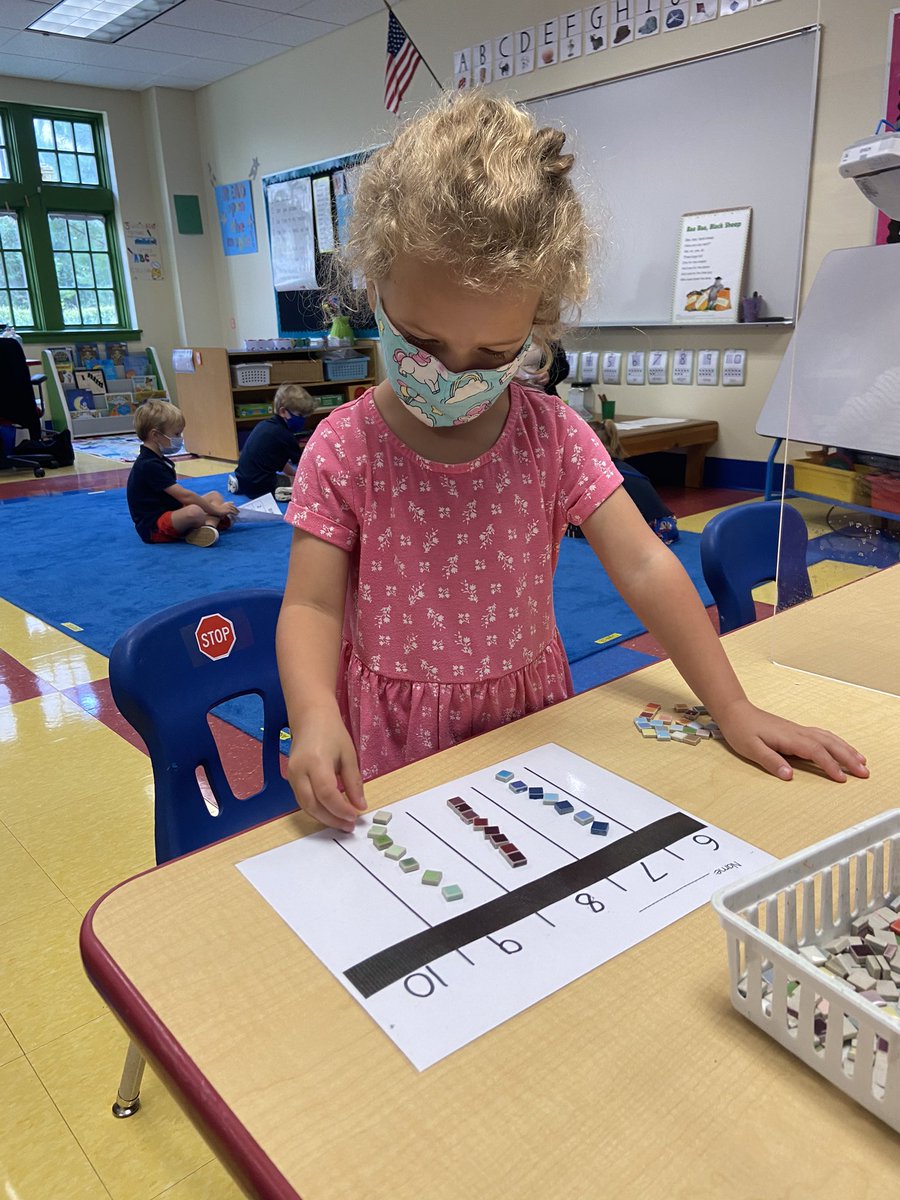 skerrtrinity's tweet photo. Look at these mathematicians! We worked on our number recognition, number sequence and 1 to 1 correspondence. #trinitylearns https://t.co/cBT7NNxDUN