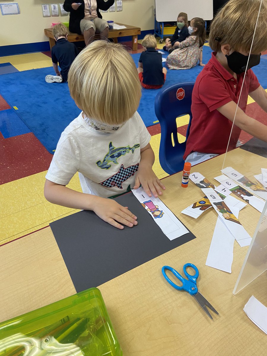 skerrtrinity's tweet photo. Look at these mathematicians! We worked on our number recognition, number sequence and 1 to 1 correspondence. #trinitylearns https://t.co/cBT7NNxDUN