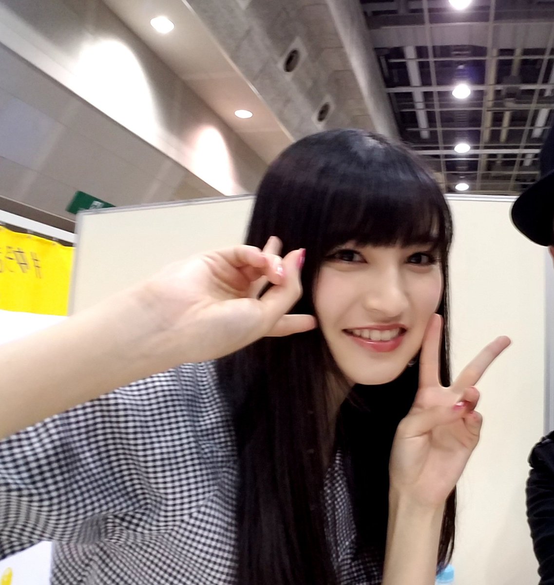 aokitsubasa3's tweet photo. 3年前と2年前の今日
…懐😆
#森保まどか
#神志那結衣
#北川綾巴
#好きなんだ #AL092 https://t.co/MPvrJF0iZN