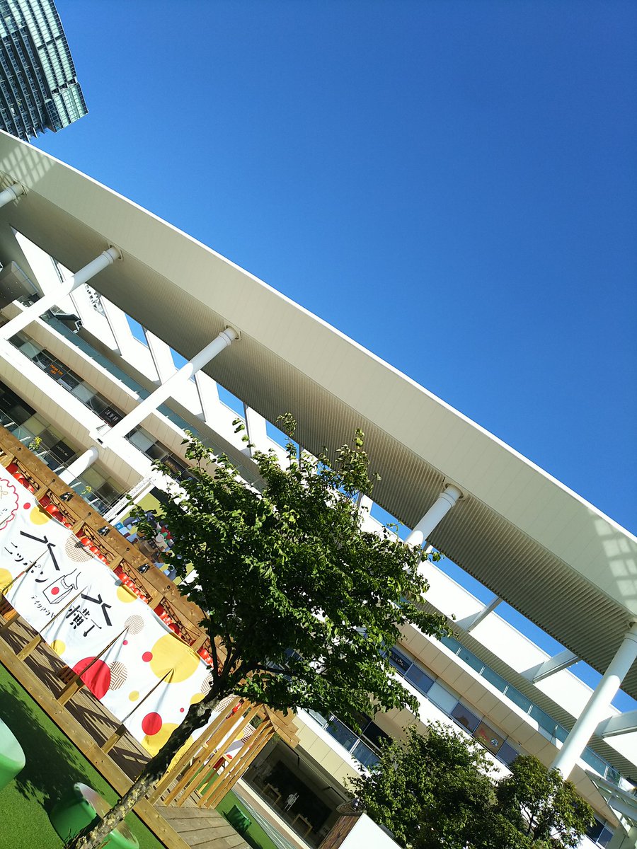 animashofficial's tweet photo. 本日はラゾーナなり（笑）
空の色がスペイン並み😃

#ラゾーナ川崎 #ハンドメイドマーケット #夏マスク #冷感生地 #下の空いてるマスク #風の通るマスク #動物柄 #アニマルモチーフ #布バッグ #リバーシブルバッグ #スペイン #アンダルシア #アニマッシュ #animash https://t.co/03YjMKzrob
