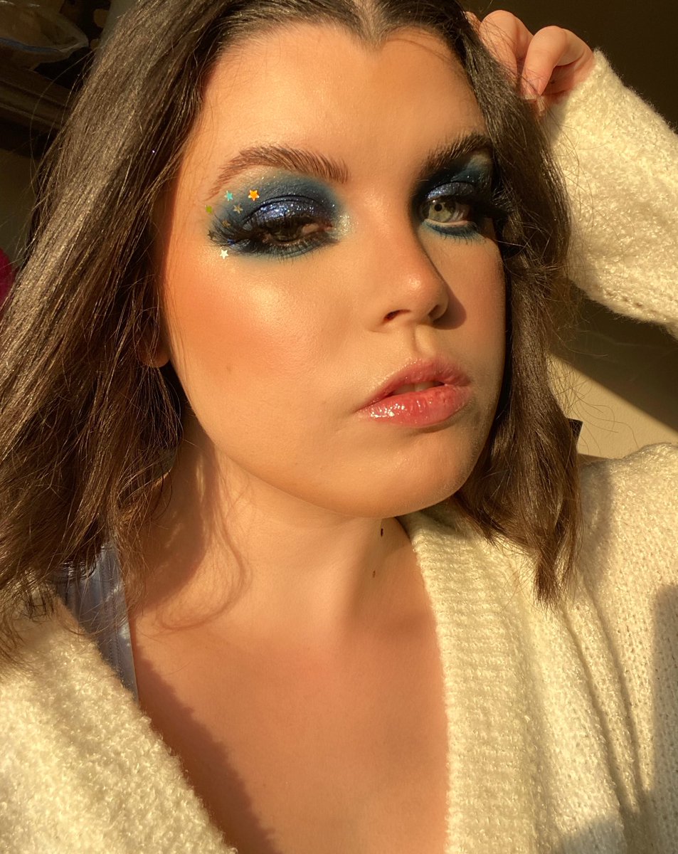 taylorannlaw's tweet photo. ✨Ravenclaw✨
@milkmakeup #hydrogrip primer, #flexfoundation stick, blur and set powder, #flexhighlight in iced, #kushmascara
@themakeupshack Rainforest palette
@AlamarCosmetics birthday suit lipgloss
@LeciaLashes WLD THOUGHTS lashes (code taytay for $$$ off) https://t.co/W1Ro8H48hO