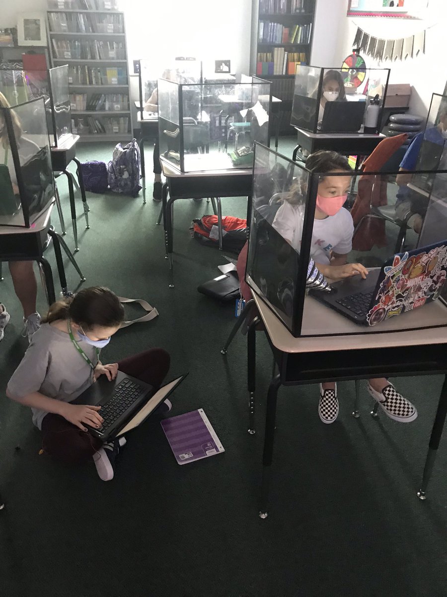 AldridgeEIS's tweet image. Editing and Revising and Typing! Oh, my! 📝 #EISfamily #StopGrammarTime #PeerReviseAndEdit @EubanksDragons