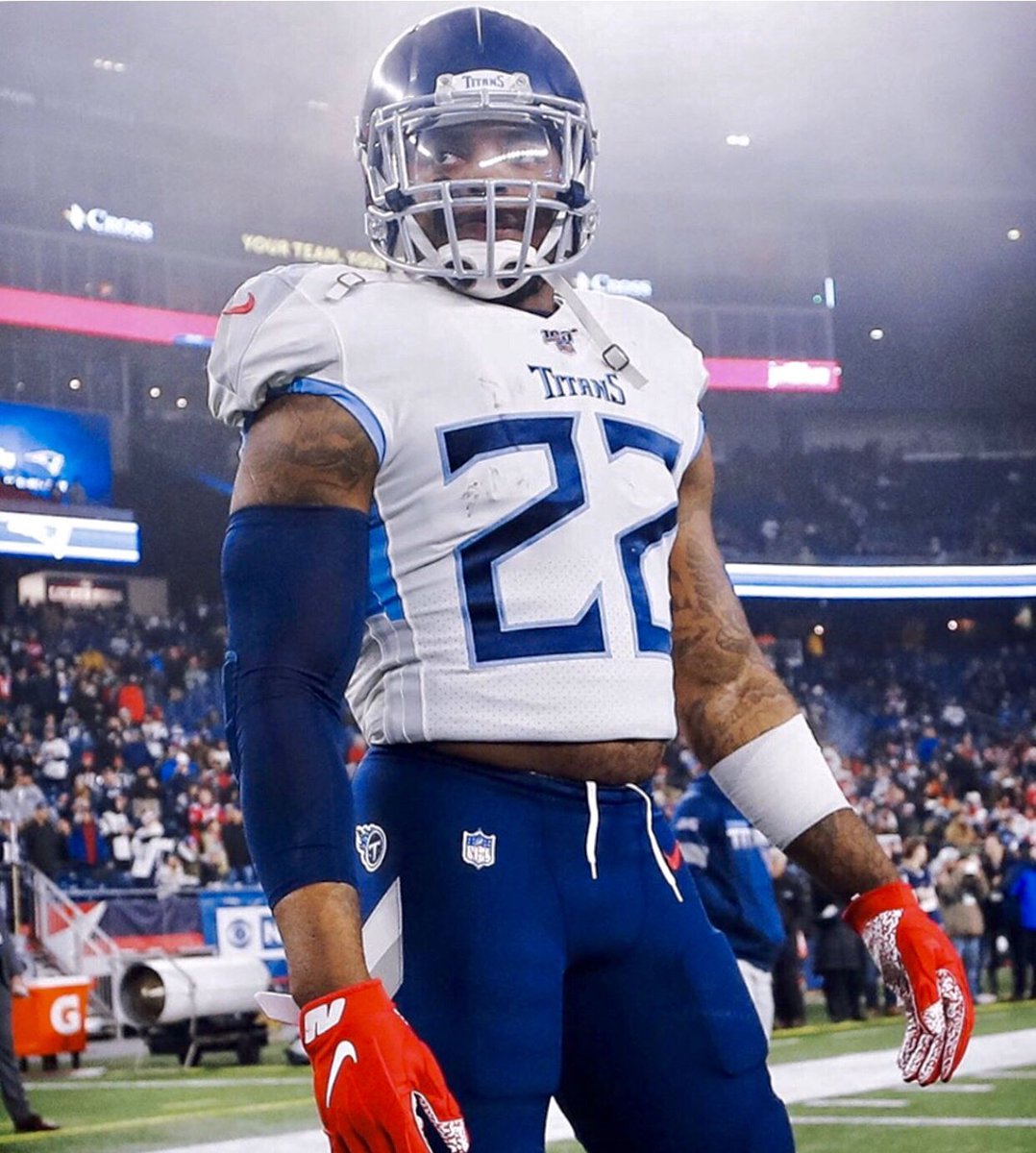 jwyattsports's tweet photo. 🚨Wardrobe check:🚨 The @Titans will be decked out in white jerseys with navy blue britches in Monday night’s season opener against the @Broncos. 👖 https://t.co/xhl9akuy3d