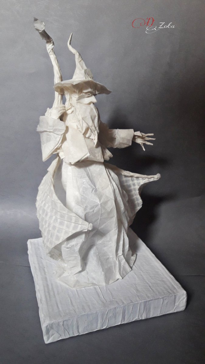 GANDALF 
designed by Eric Joisel 
interpreted by me
#origami #origamiart #paperart #art #arte #escultura #sculpture #esculturaenpapel #papersculpture #artoftheday #japoneseculture #origadores #japonese #折り紙 #アルテパペル  #アルテ #昆虫 #ペーパーアート #アート #gandalf