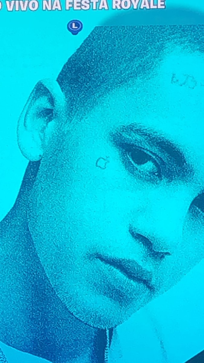 b_Mila's tweet photo. Uai @FortniteGame @Brasil_Fortnite por que não tirou foto do outro lado do moço rapper? Logo o lado que ele tem uma maçã da Apple? 🤣🤣🤣🤣 https://t.co/Ocb3SQoLRs