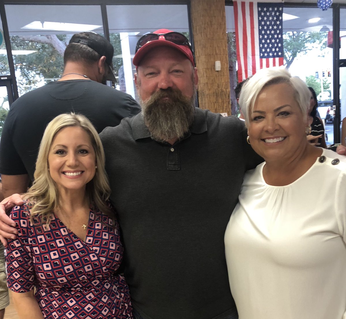 9PMRoutine1's tweet photo. Met these amazing ladies tonight! @Sgt_LarkinsGang and I had a blast getting to know Stephanie Meyer @Tammy4pinellas and @realannapaulina #MilitaryVeteran #BusinessOwner #Teacher Get out and #VoteRed2020 https://t.co/FHla6z3SqP