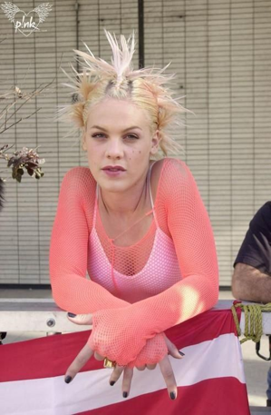 It's my fav,  @Pink 's 41st birthday! To celebrate:P!nk as chemistry textbooks, a thread. #ChemTwitter