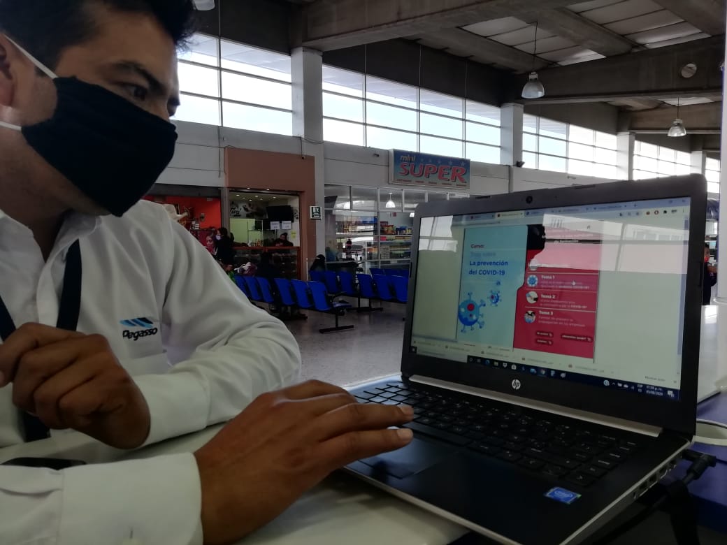 CANAPAT's tweet photo. 🧑‍💻 El Grupo Herradura Occidente preocupado por la formación de sus colaboradores impulsa su Centro de Capacitación el cual se enfoca en la formación de personal.

👩‍💼 GHO líder en innovación educativa en el autotransporte de pasajeros.

🚍 @ECATautobuses @Josejaimemexico https://t.co/VLYE1yuQ5X