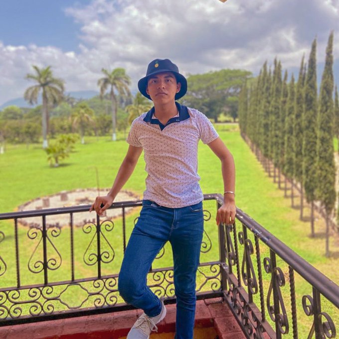 #NuevaFotoDePerfil jeje https://t.co/gNHlszfnCo<a href="/tag/nuevafotodeperfil"class="tags">#NuevaFotoDePerfil</a>