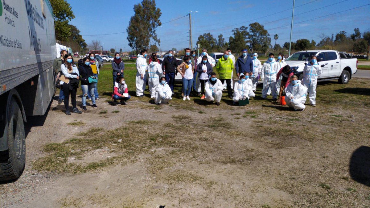 RecavarrenO's tweet photo. #VillaElvira "Detectar" gran jornada Gracias a 
@RegSanXI 
@EExactasunlp @unlp
#BrigadasSanitariasRamonaMedina #ComitePopular 
#ComiteDeCrisis  @amartinuzzi @G3ro_k @JM_Isasi @Claudio60612981 @joserarteaga @fsaintout  @YaninaLamberti @Avilvane @Kicillofok @DrDanielGollan https://t.co/3ZOejVmNtR