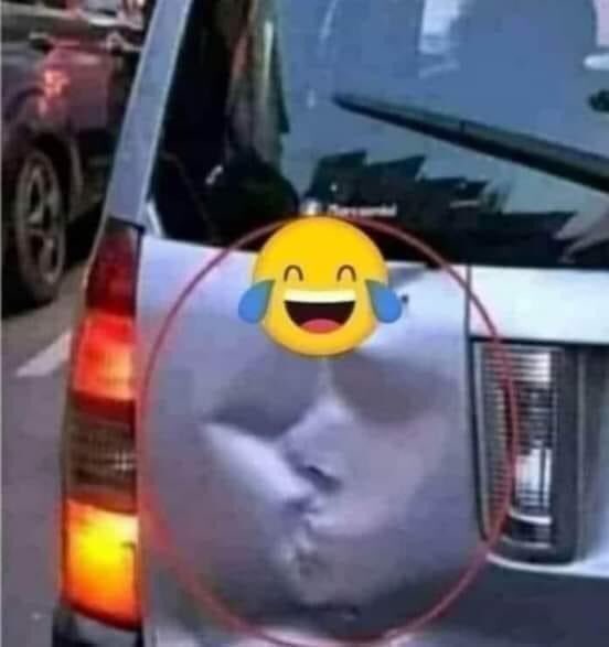 العراقين حتى حوادثهم ....🙄
رومانسيه😁يااخي شعب رومانسي😍😍
الحادث الثاني ان شاءالله يصير عدهم طفل 😂
