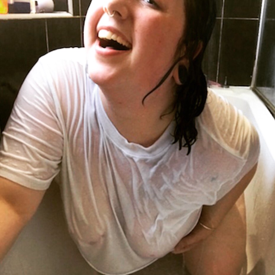 arden_tess's tweet photo. @melthewhale_ @LenaAmeliaxo 🌙 50% off for 10 subs 🌙
🌎 shower series when all spots have been taken 🌏
⚡️reward for the best response to my first question in your inbox ⚡️
🪐 kink friendly 🪐
☀️ surprise in inbox when you subscribe ☀️
💧 24/7 chats 💧
✨ LETS PLAY ✨

https://t.co/YlMw54mHtw https://t.co/DSSd1s5bfO