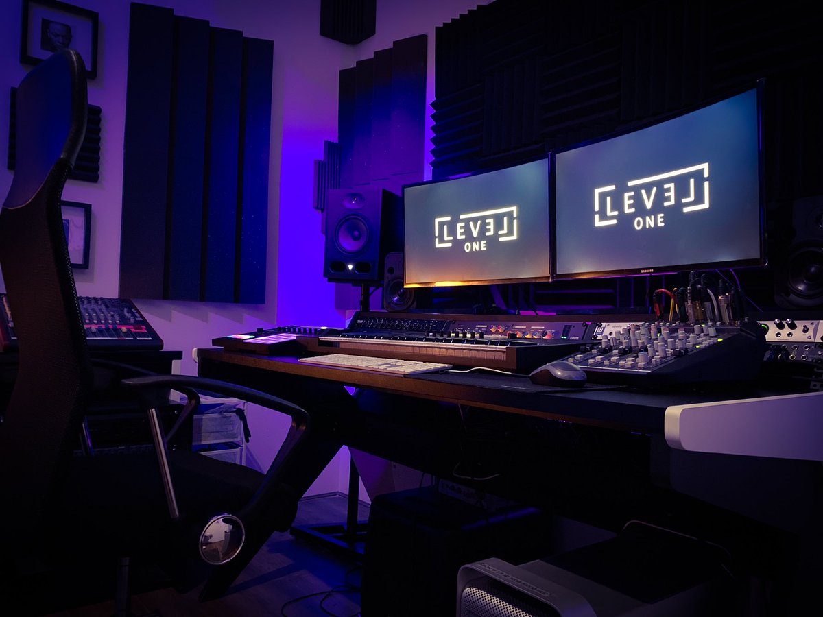 LevelOneRecs's tweet image. Where all the magic happens 🎧 🎹