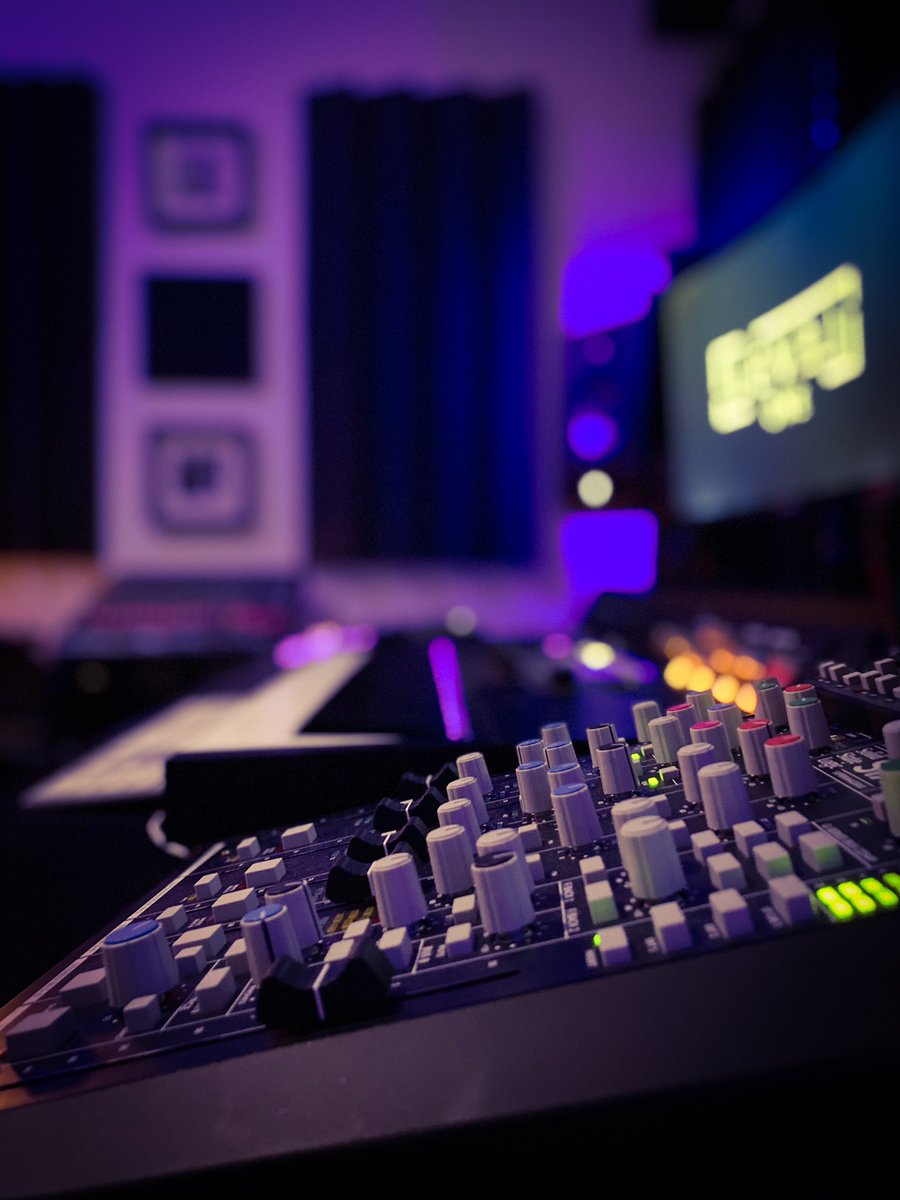 LevelOneRecs's tweet image. Where all the magic happens 🎧 🎹