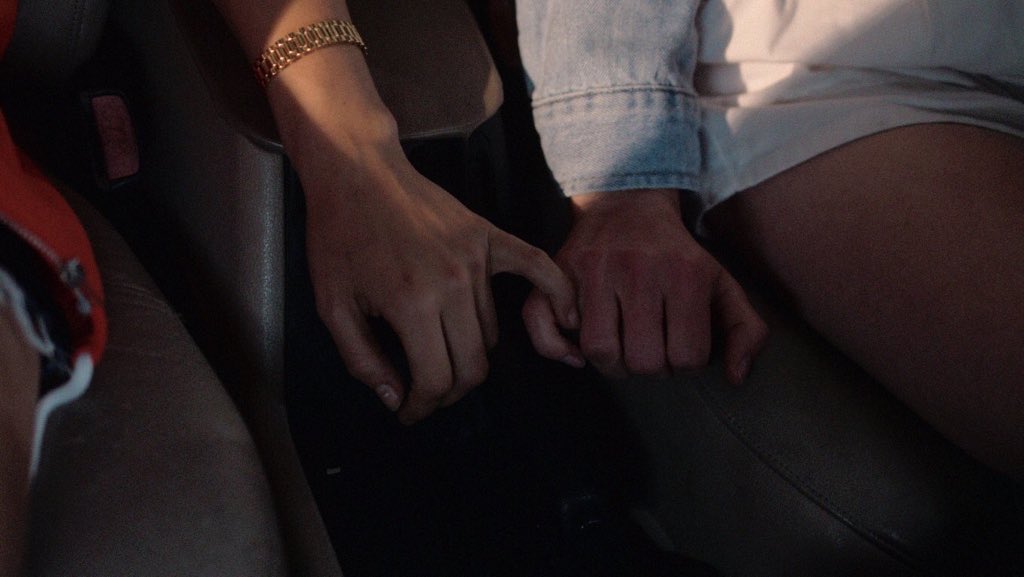 1bae__'s tweet photo. Hug hands. https://t.co/pEvL2X5p9x