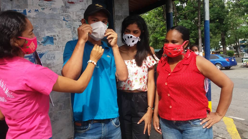 La Vicepresidencia de mujeres #Barinas que dirige nuestra joven candidata del <a href="/PartidoPSUV/">PSUV</a> <a href="/NAYBETHBERRIOS/">Naybeth Berrios</a> mujer Guerrera junto a las combatientes entendieron el mensaje del comandante que solo las mujeres Salvarán el Mundo, activas en la campaña Usa El Tapaboca