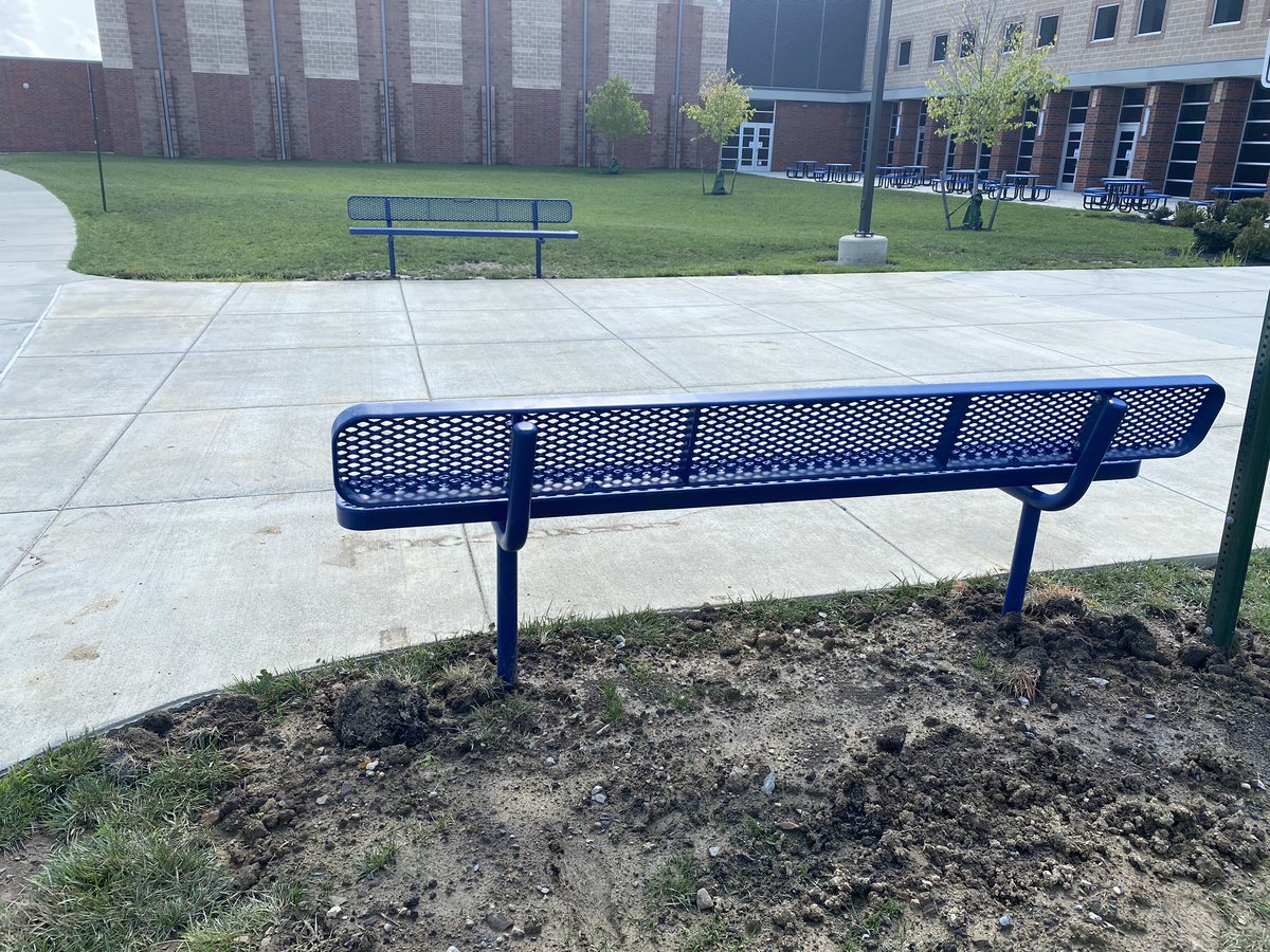 Todd_spinner's tweet photo. The class of 2020 purchased 2 benches for the front of the building. What a great DOUBLEBLUE addition to the entrance!  Thank you class of 2020!!  #BerlinPride!🐻✔️
@berlinbears2020 @OlentangySD @Tyson_Porter @MrsMimnaEnglish @Michellemimna https://t.co/4VpjgJidlM