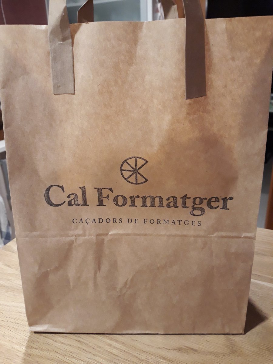 PaFormatge's tweet image. Fem festa grossa 🧀 per celebrar que la pubilla ha rebut un premi @omnium #CalFormatger @formatgemiracle #FomatgeriaXauxa @Formatgeriadec1