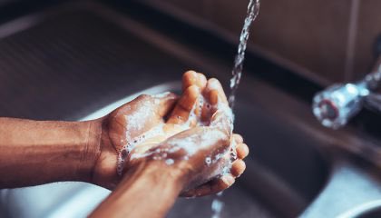 MrBirchHF's tweet photo. I saw lots of great hand washing today @HolyFamilyOCSB! Now you can teach your parents how to do it properly. #ocsbHFA https://t.co/SKkGuha3MN