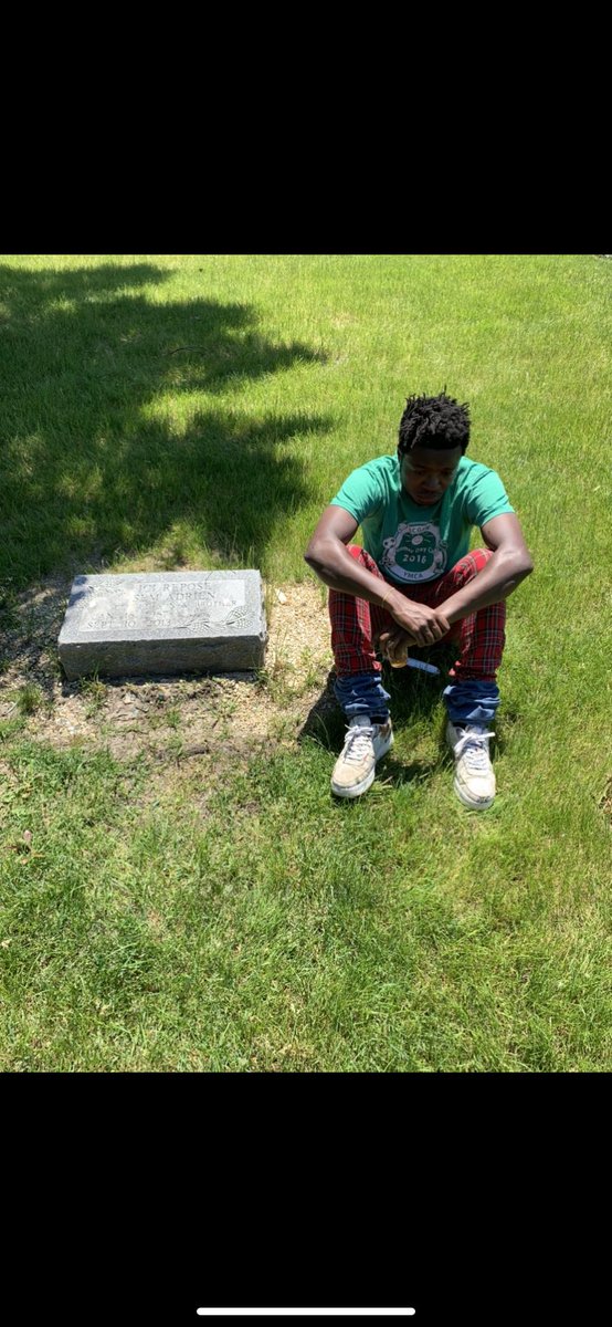 PowerPackWes's tweet photo. RIP to my brother Sem I still find myself crying about you You took a big part of me when you left https://t.co/RkcQp9HT7H