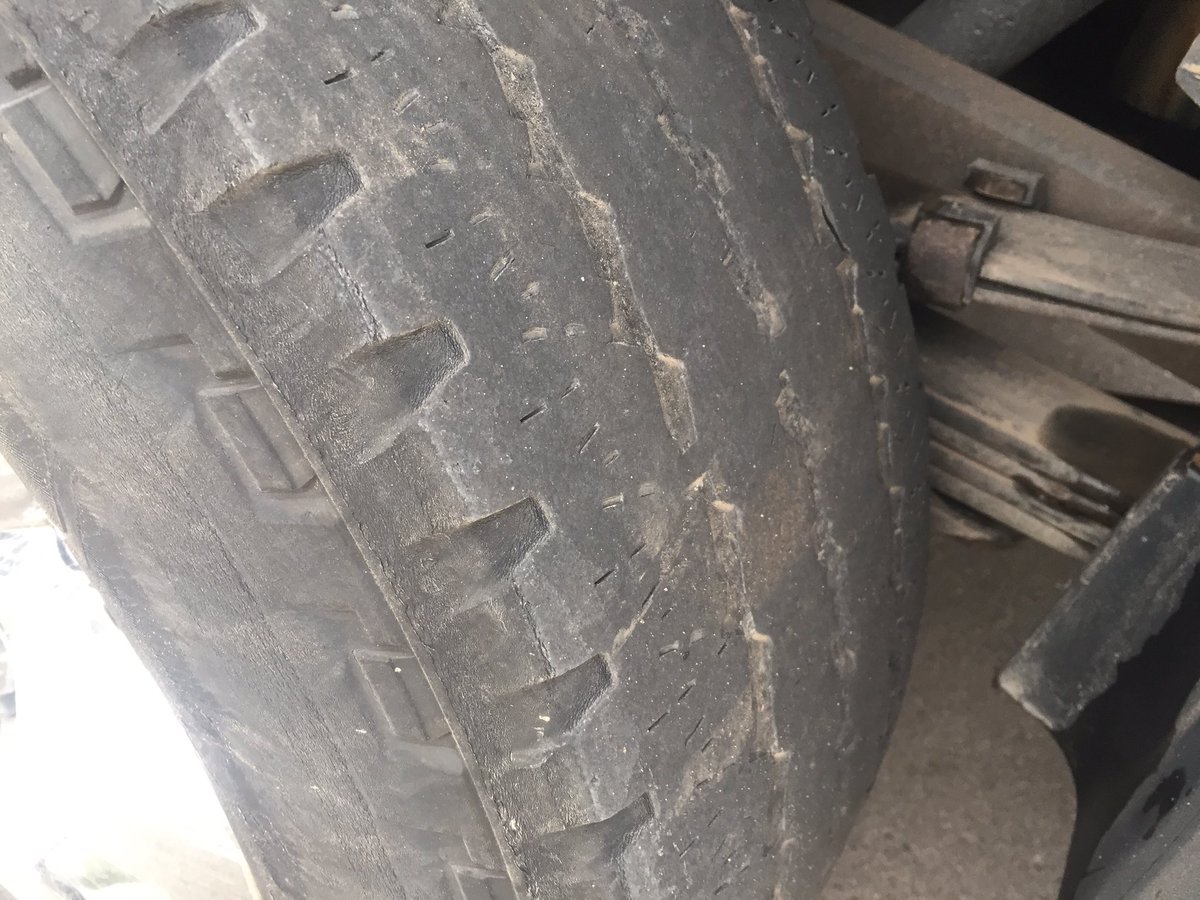 CstTaraso9345's tweet image. Driver of the Car called a Tow.  The Tow company dispatched a truck with no licence to tow in Oakville.  I inspected the truck upon its arrival &amp;amp; found both rear tires bald.

Tow operator and company charged, and the tow out of commission until tires replaced. #ProjectSafeStart
