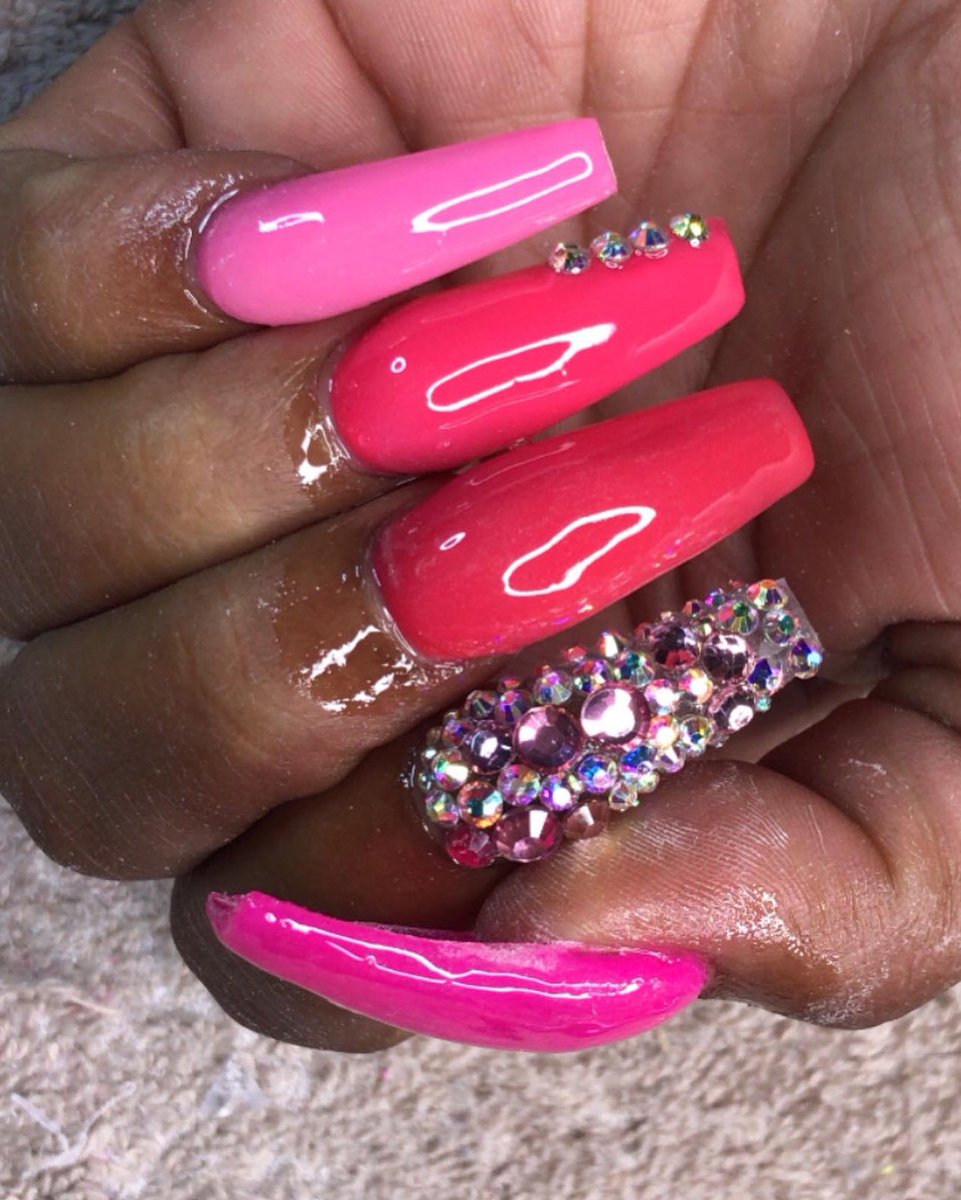 londonmjudd's tweet photo. The Pynk 💰
#nails #thepynk #pvalley #tupelo #mississippi #longnails #naillovers #nailart #bling #coffinnails #explorenails #shinynails #nailspoppin #nailsonfleek https://t.co/zLz8eGhMrl