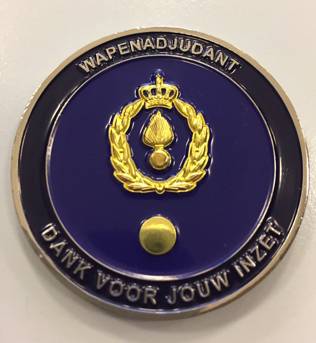 wapenadjudant's tweet image. Dag op de staf CKMar. Vanmorgen MD raad hoofdofficieren @Marechaussee Lunch met @MeesSoffers samen deze week 68 jaar ervaring @Defensie    Vanmiddag coin uitgereikt aan MA @lgenLeijtens Joëlle voor de fijne samenwerking en vanavond informele MARRA #commandersintent #team #sterker