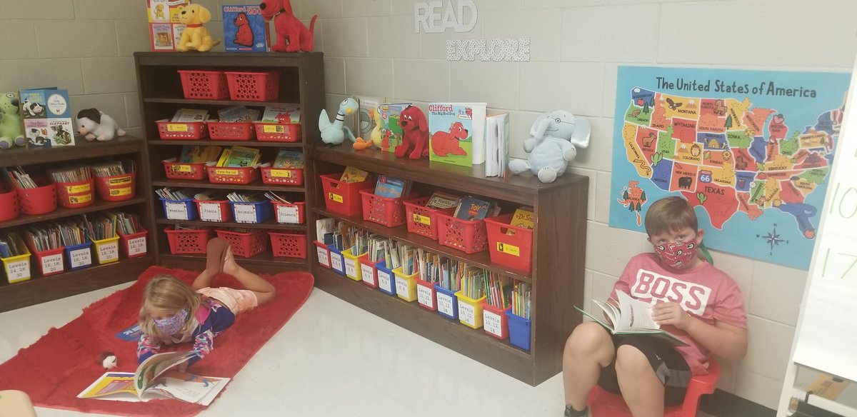 smith1st's tweet photo. Today we found good reading spots and enjoyed quiet reading time! #firstgraderocks #buildinggoodreadinghabits @MVESGainesville https://t.co/FIjtTAEejl