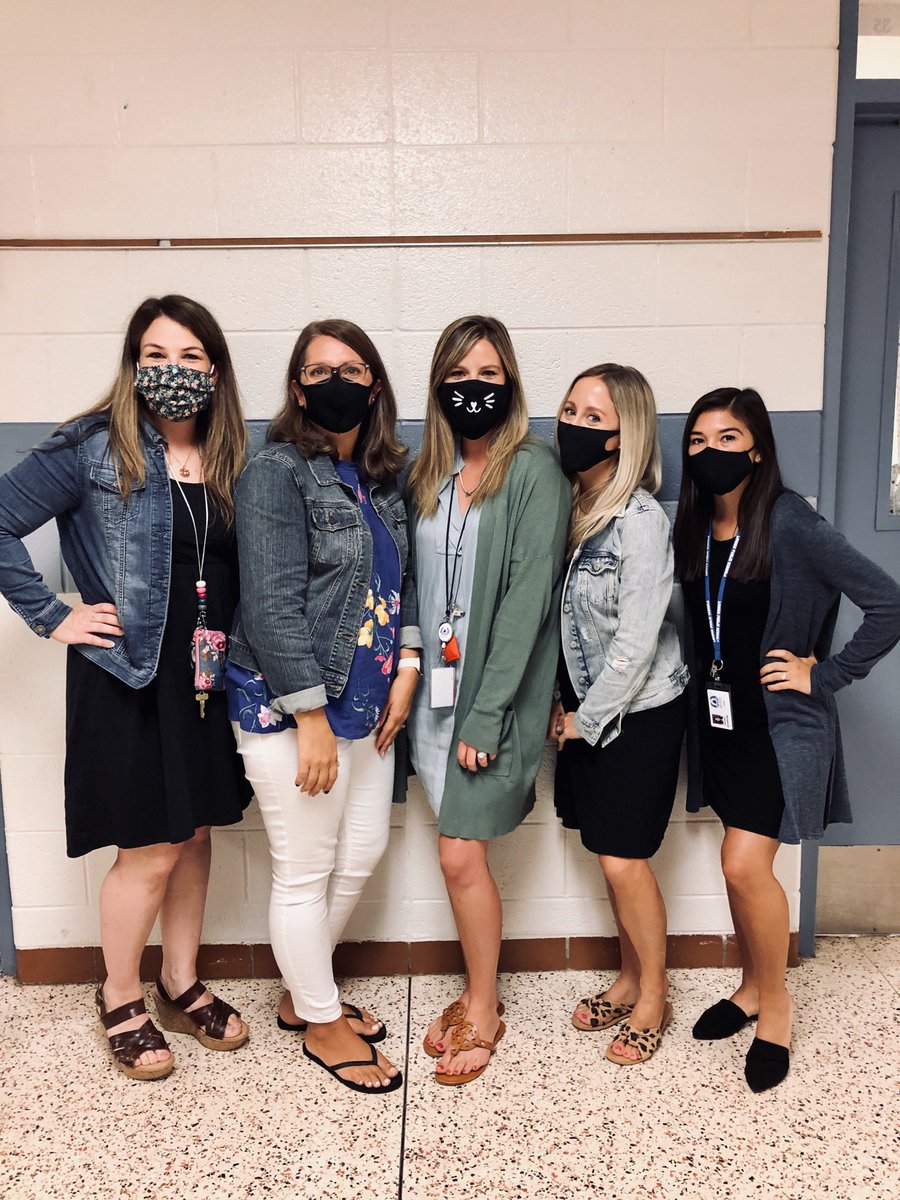 becky_hurula's tweet photo. Thankful for my amazing teammates! #firstgradesquad #BuchananBears #LivoniaPride https://t.co/cPCWRErdeh