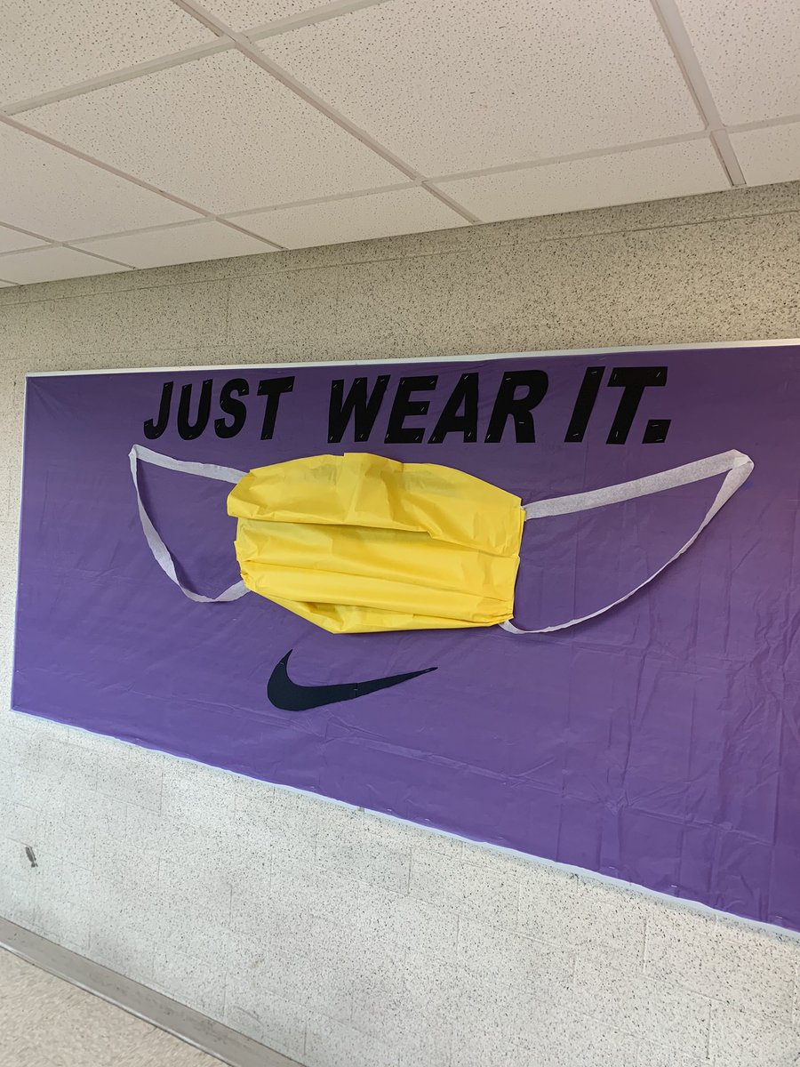 kllct's tweet photo. Welcome back Ellington High School students, teachers, staff and Administrators! It was a great first day! @EHSKnights https://t.co/0mZdexdBBR