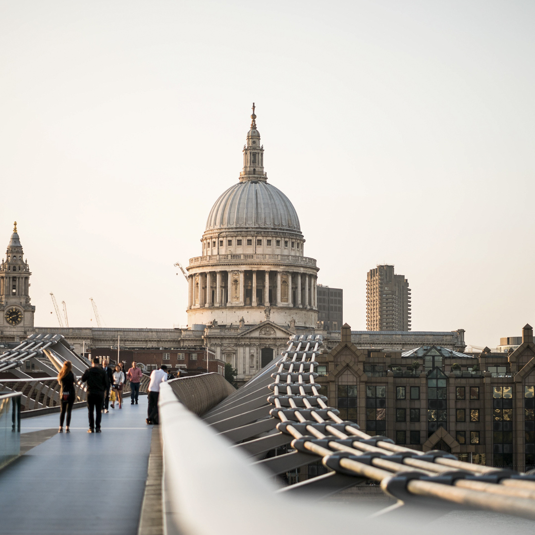 AlessaDesigns's tweet photo. The city of dreams
Shop our London Unity Stack by DM or chat with us online link in bio!
#London #UnityStacks #WhereToNext #GlobalAwakening #Interconnected #NewMedia #WearableArt #MeetTheWorld #AlessaJewelry https://t.co/JB6uhdumtC