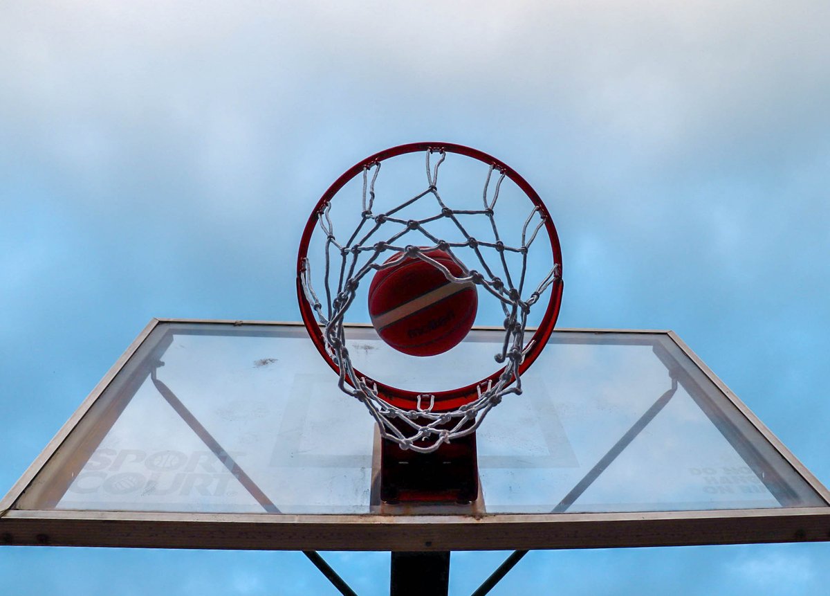 Moltenbball's tweet photo. Dropping Dimes
📸 PC: @maliapedphoto
•⠀⠀
•⠀⠀
•⠀⠀
•⠀⠀
⠀⠀
#fortherealgame #molten #basketball #sports #stayhoops #bball #fiba #staysafe #stayhealthy#basketballneverstops #basketballislife https://t.co/SC6MvmsunV