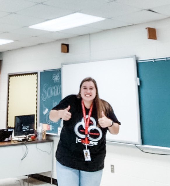 finnegan54321's tweet photo. First day HAPPINESS and hearts of #cOURage! Rocking our STM spirit wear because we just can’t hide that PIONEER PRIDE. #feelinggrateful #cOURage2020 #lcps21 https://t.co/LpfoVkFz1e