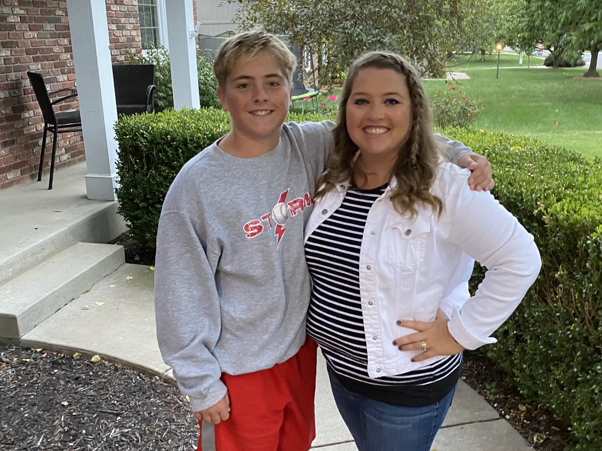 DJBrucks's tweet photo. 🍎 First Day of School 2020-2021 🍎

💚 John is 10th grade at FSHS
💙 Nick is 8th grade at WMS
🍎Mom starts year 23 as a teacher!

#firstdayin497 https://t.co/ytifmqsObM