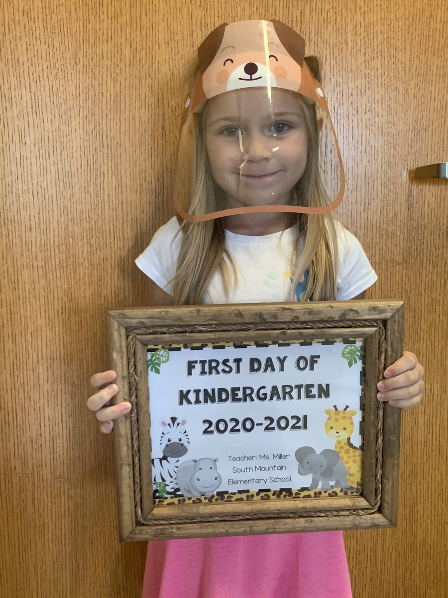 MrsLaneSMEK's tweet image. More 1st day of Kindergarten photos! 🦓🦍🐘🐆🐅 #SMESafari #reCONNECTnycsd #firstdayofk