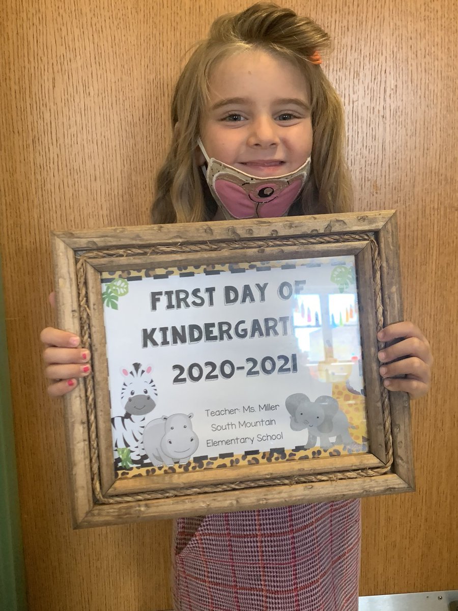 MrsLaneSMEK's tweet image. More 1st day of Kindergarten photos! 🦓🦍🐘🐆🐅 #SMESafari #reCONNECTnycsd #firstdayofk