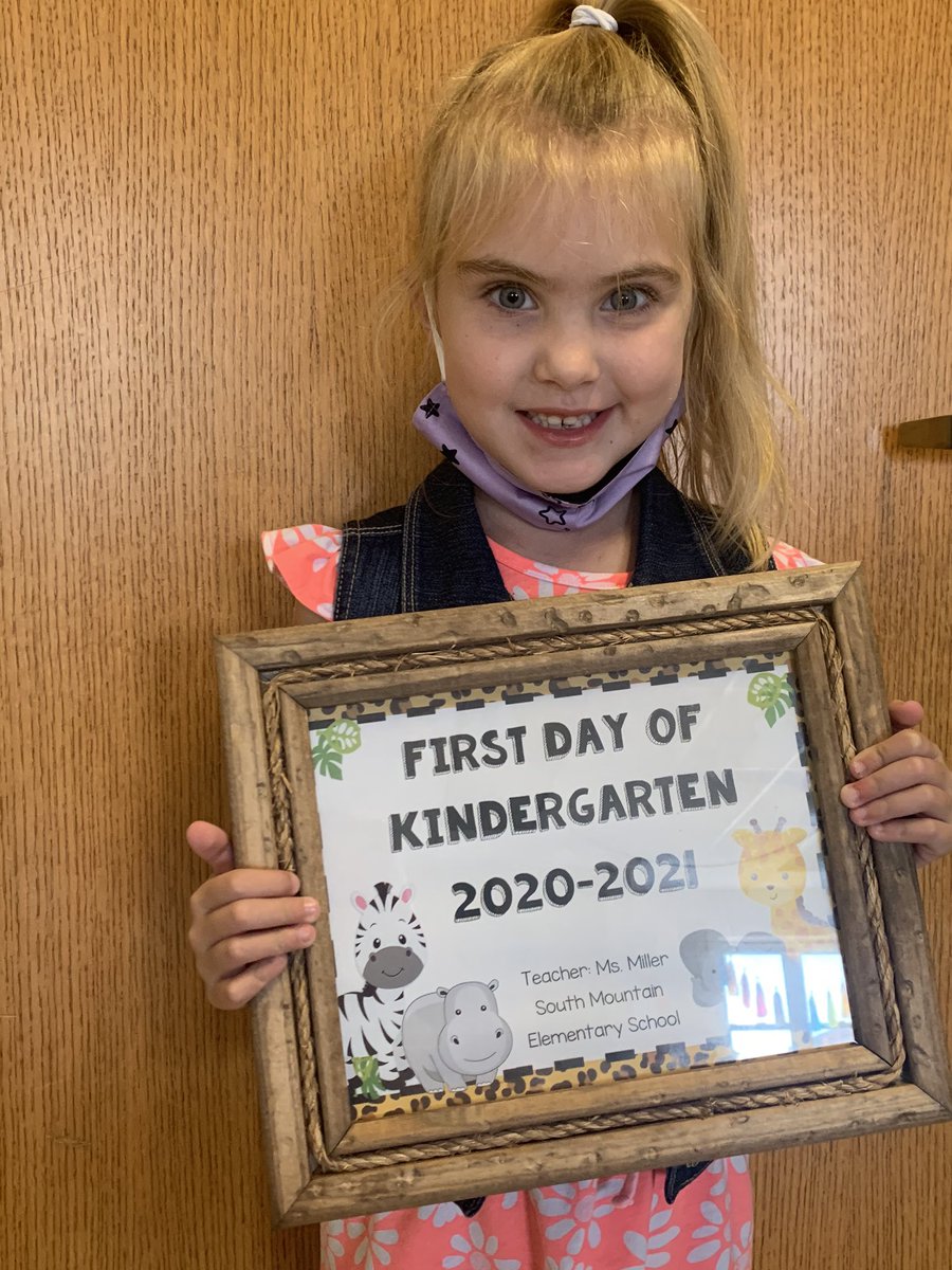 MrsLaneSMEK's tweet image. More 1st day of Kindergarten photos! 🦓🦍🐘🐆🐅 #SMESafari #reCONNECTnycsd #firstdayofk