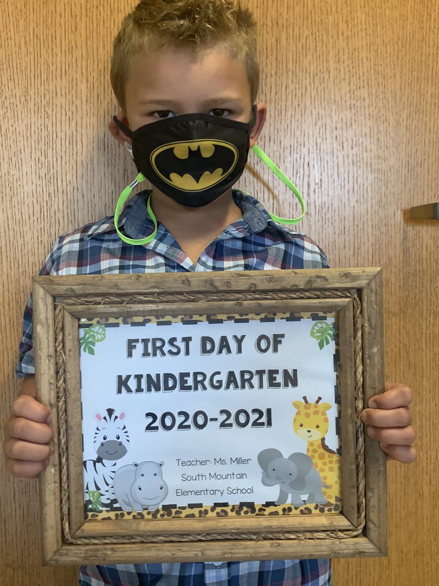MrsLaneSMEK's tweet image. More 1st day of Kindergarten photos! 🦓🦍🐘🐆🐅 #SMESafari #reCONNECTnycsd #firstdayofk
